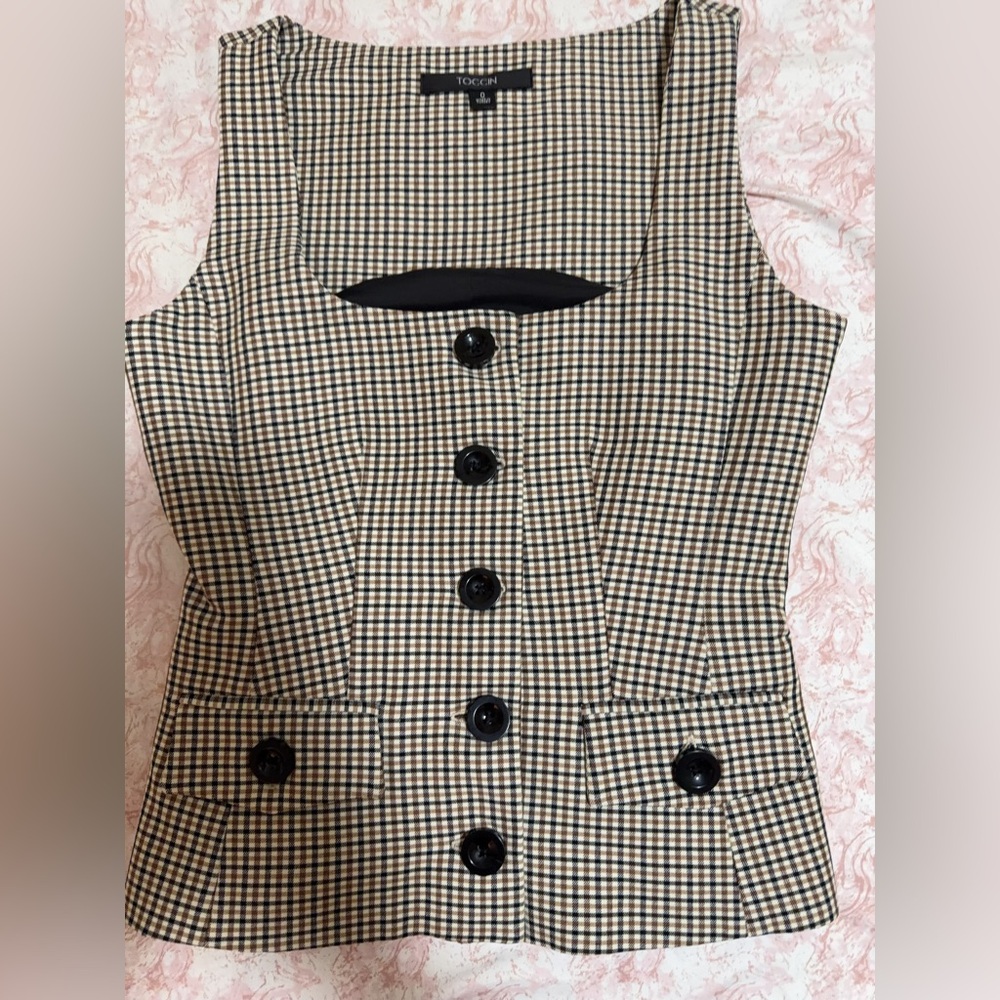 Checkered Sleeveless Top with Black Buttons